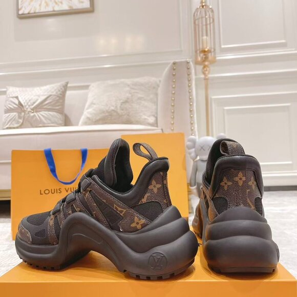 Louis Vuitton Archlight Monogram Sneaker - Picture 4 of 9